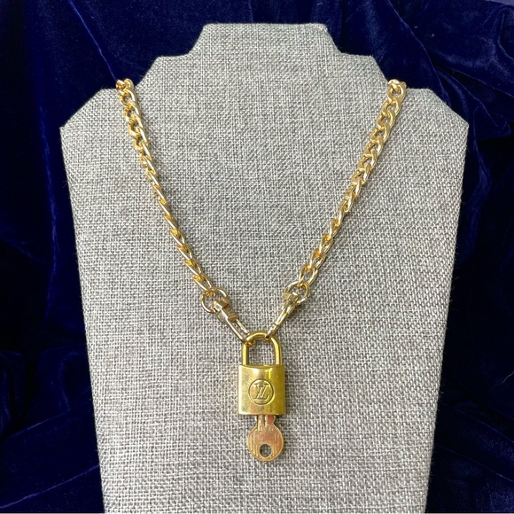 Louis Vuitton LV lock and key #214 - Picture 5 of 10